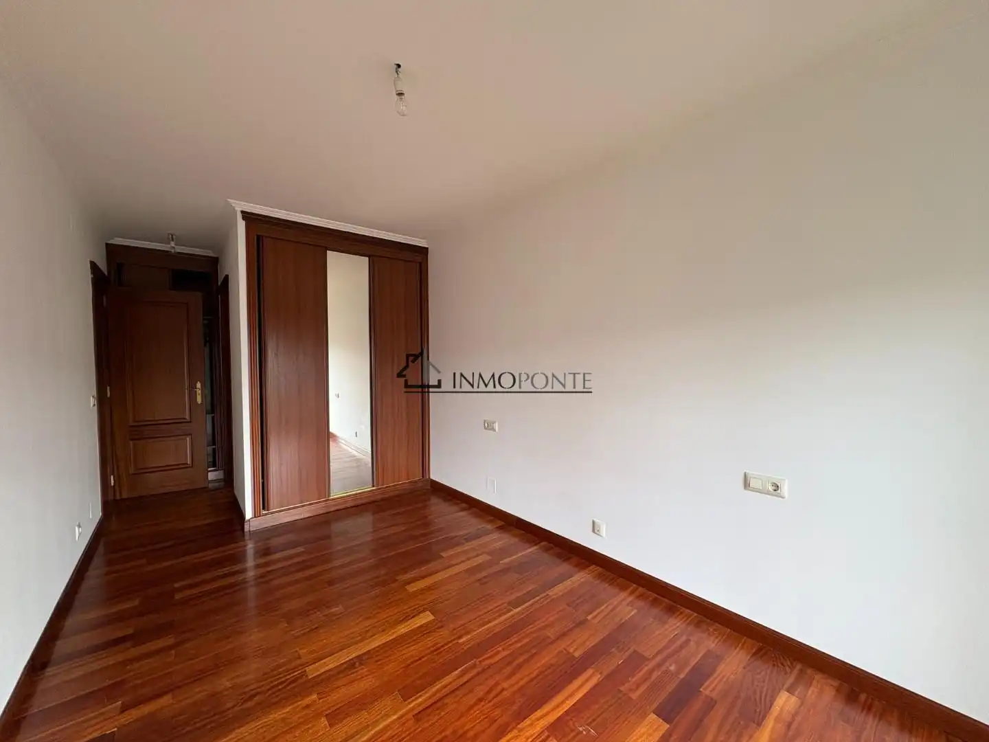 Habitación de Piso de alquiler en Pontevedra Capital  con Calefacción y Trastero