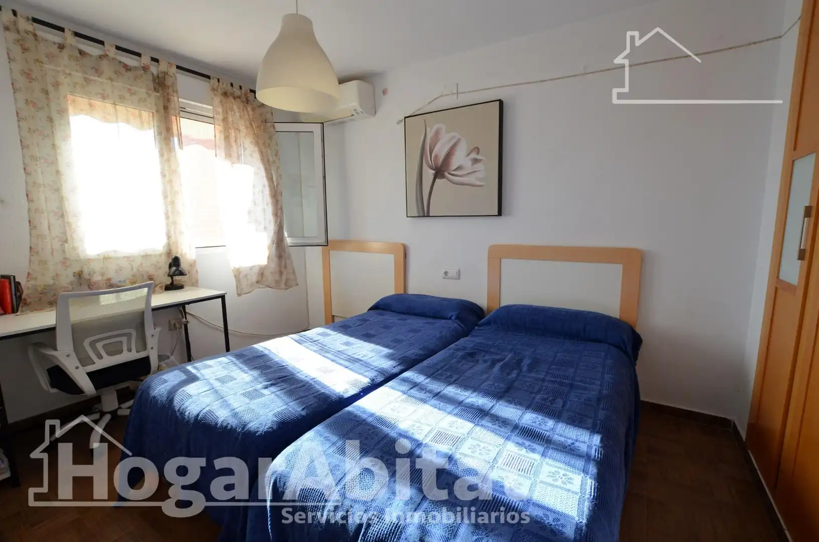 Dormitori de Casa adosada en venda en Alicante / Alacant amb Aire condicionat, Calefacció i Jardí privat