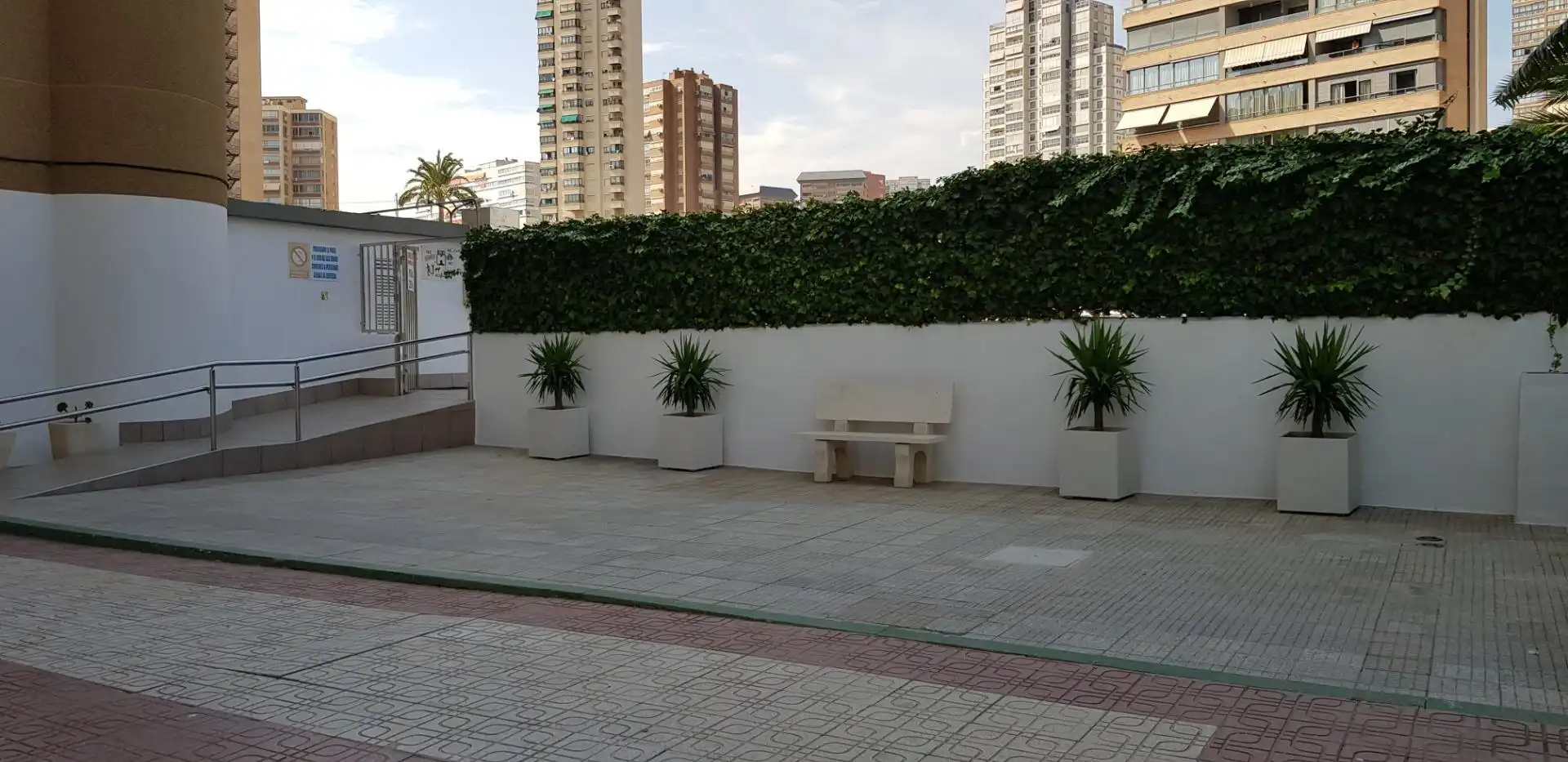 Terrassa de Estudi en venda en Benidorm amb Moblat i Piscina comunitària