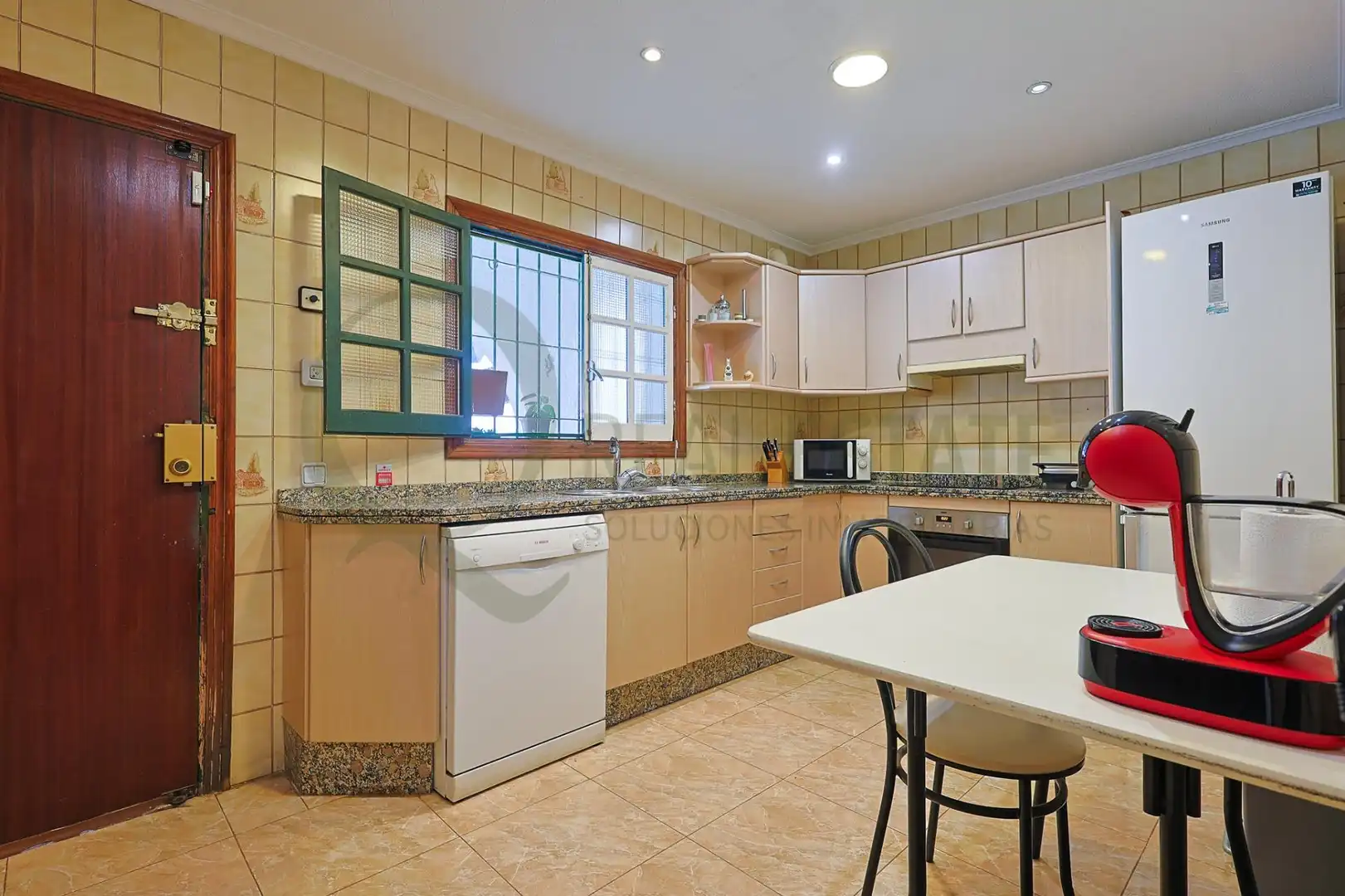 Cuina de Casa o xalet en venda en Elche / Elx amb Jardí privat, Terrassa i Piscina