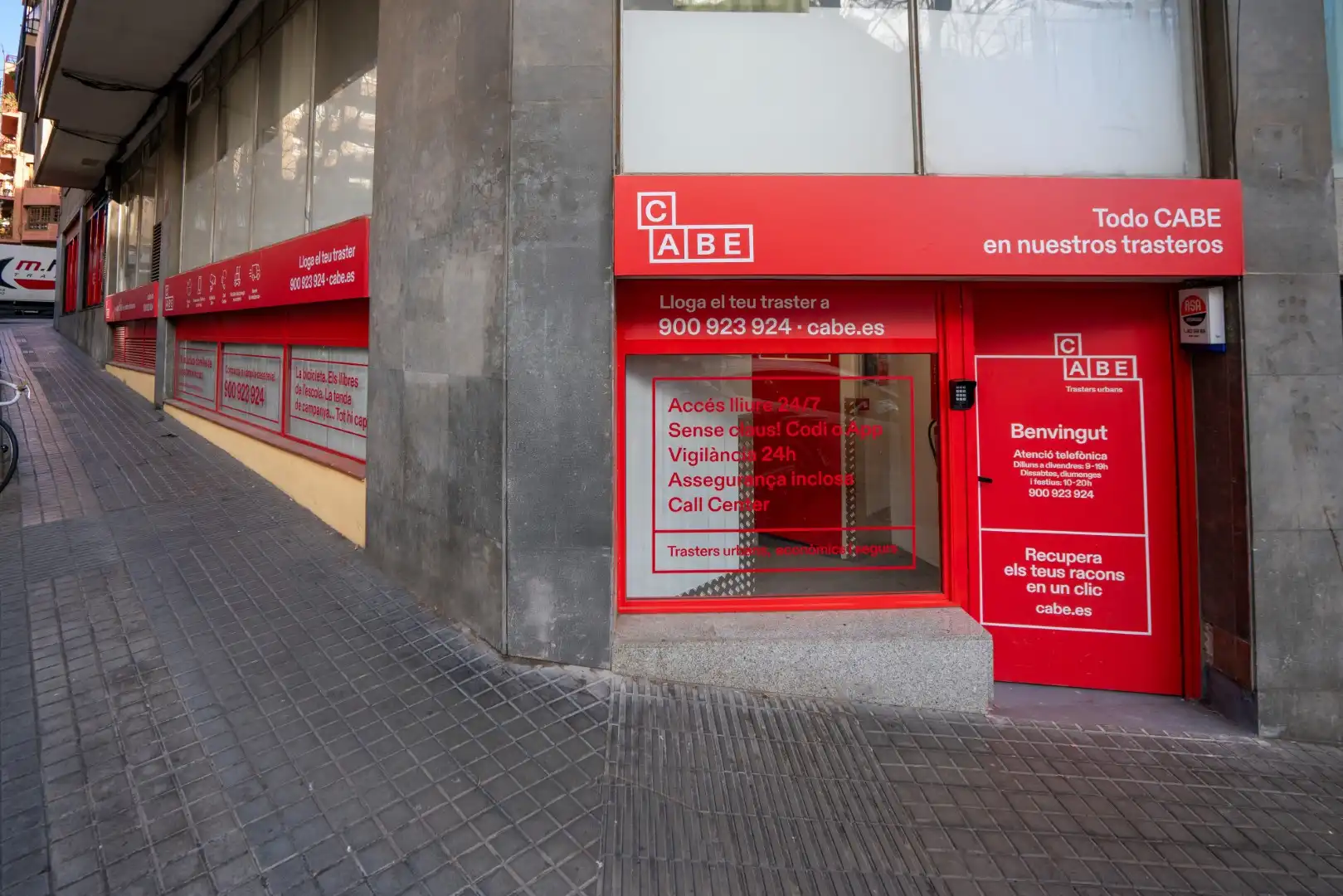Exterior view of Storage room for rent in Barcelona  with Alarm