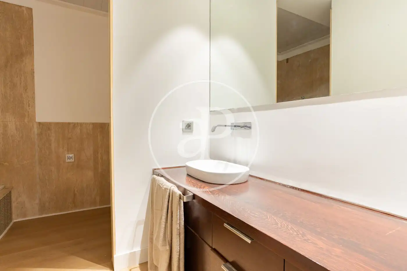 Baño de Piso de alquiler en Valencia con Aire acondicionado, Calefacción y Trastero