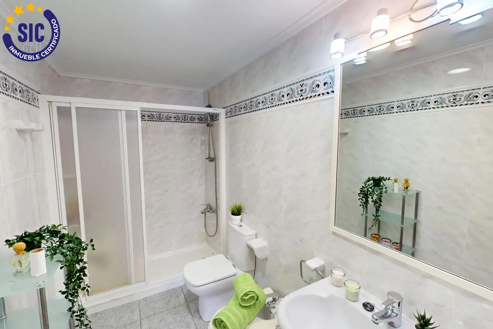 Baño de Apartamento en venta en Benicasim / Benicàssim con Jardín privado, Terraza y Trastero