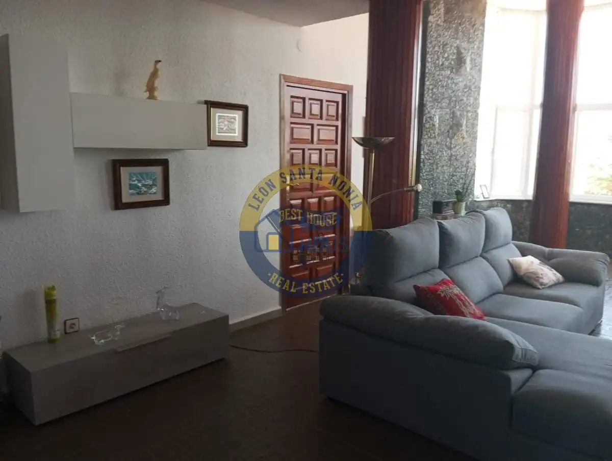 Living room of Houses for sale in Garrafe de Torío  with Heating, Parquet flooring and Terrace