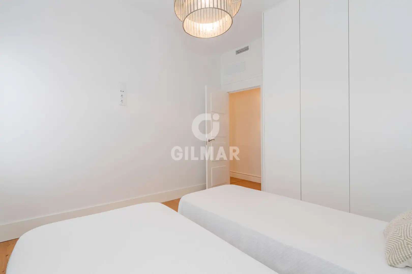 Habitación de Piso en venta en Madrid con Calefacción y Trastero