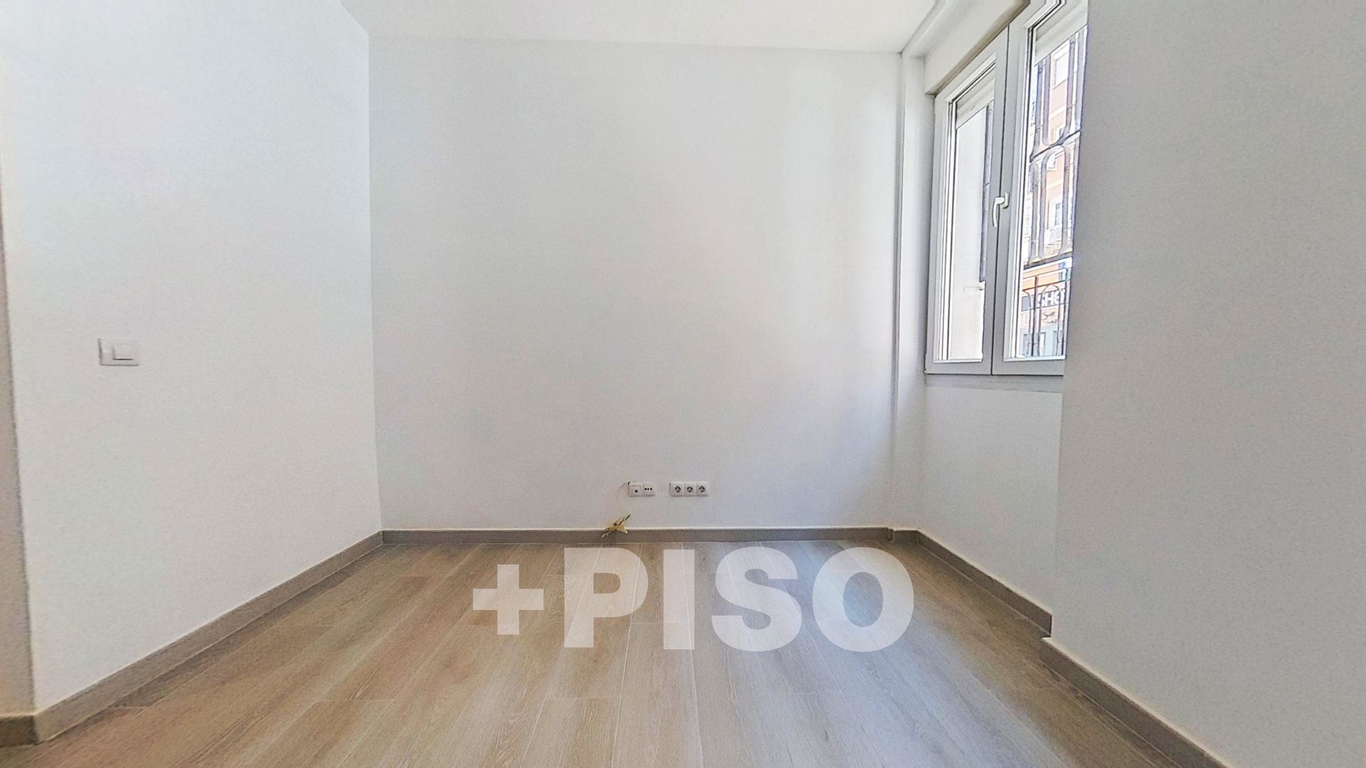 Bedroom of Flat for sale in  Madrid Capital  with Heating, Oven and Washing machine