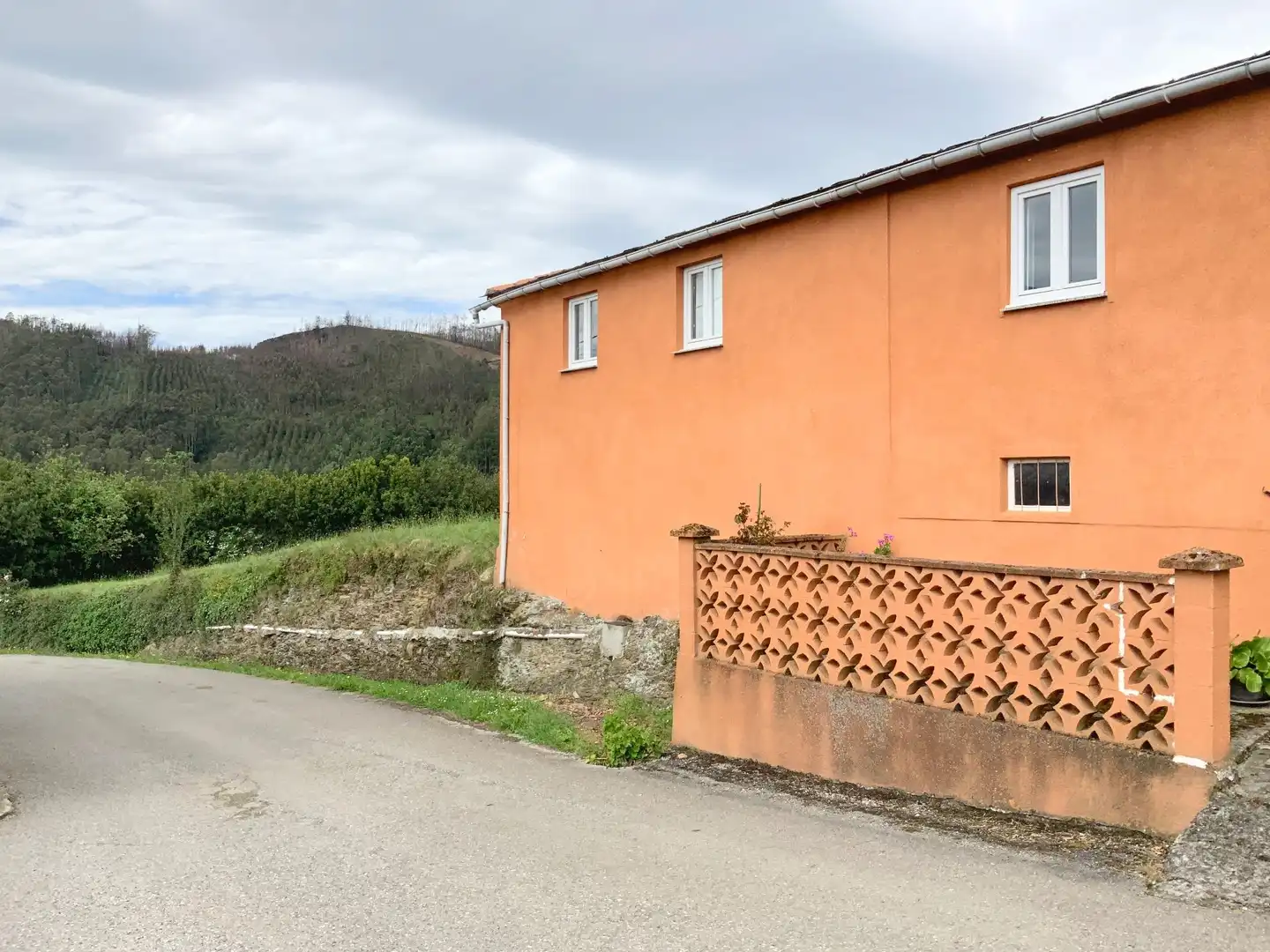 Exterior view of Houses for sale in Trabada  with Storage room