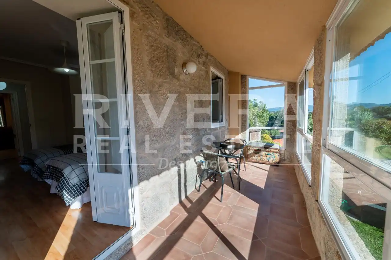 Terrassa de Casa o xalet en venda en Nigrán amb Calefacció, Jardí privat i Moblat