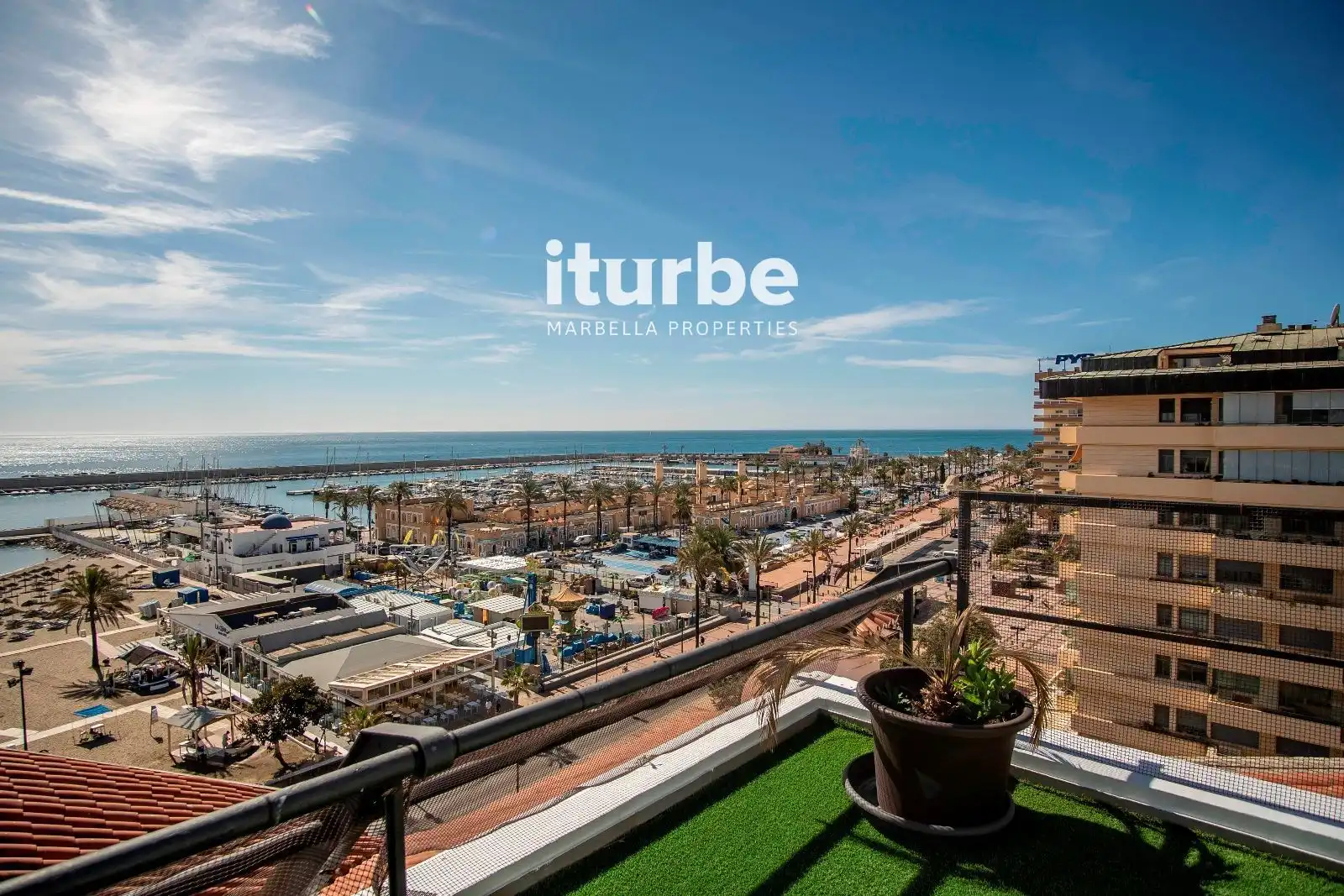 Außenansicht von Dachboden zur Miete in Fuengirola mit Klimaanlage, Terrasse und Möbliert
