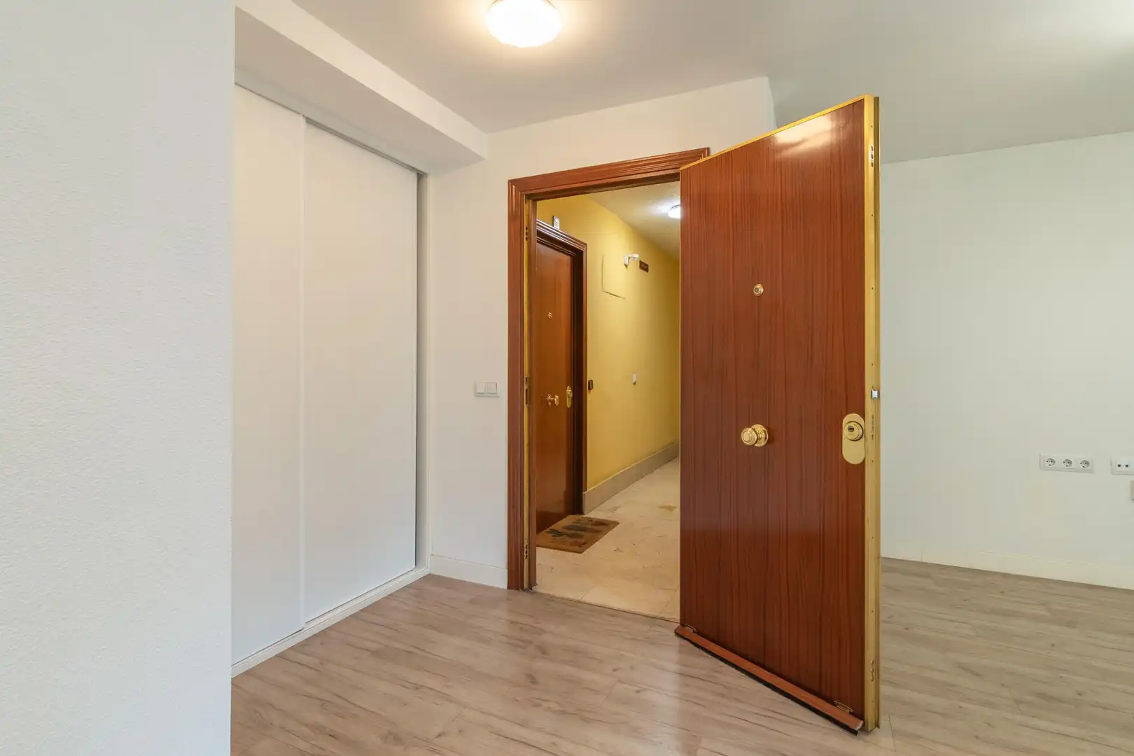 Apartamento de alquiler en 8 Calle Valderrobres #2, Canillejas