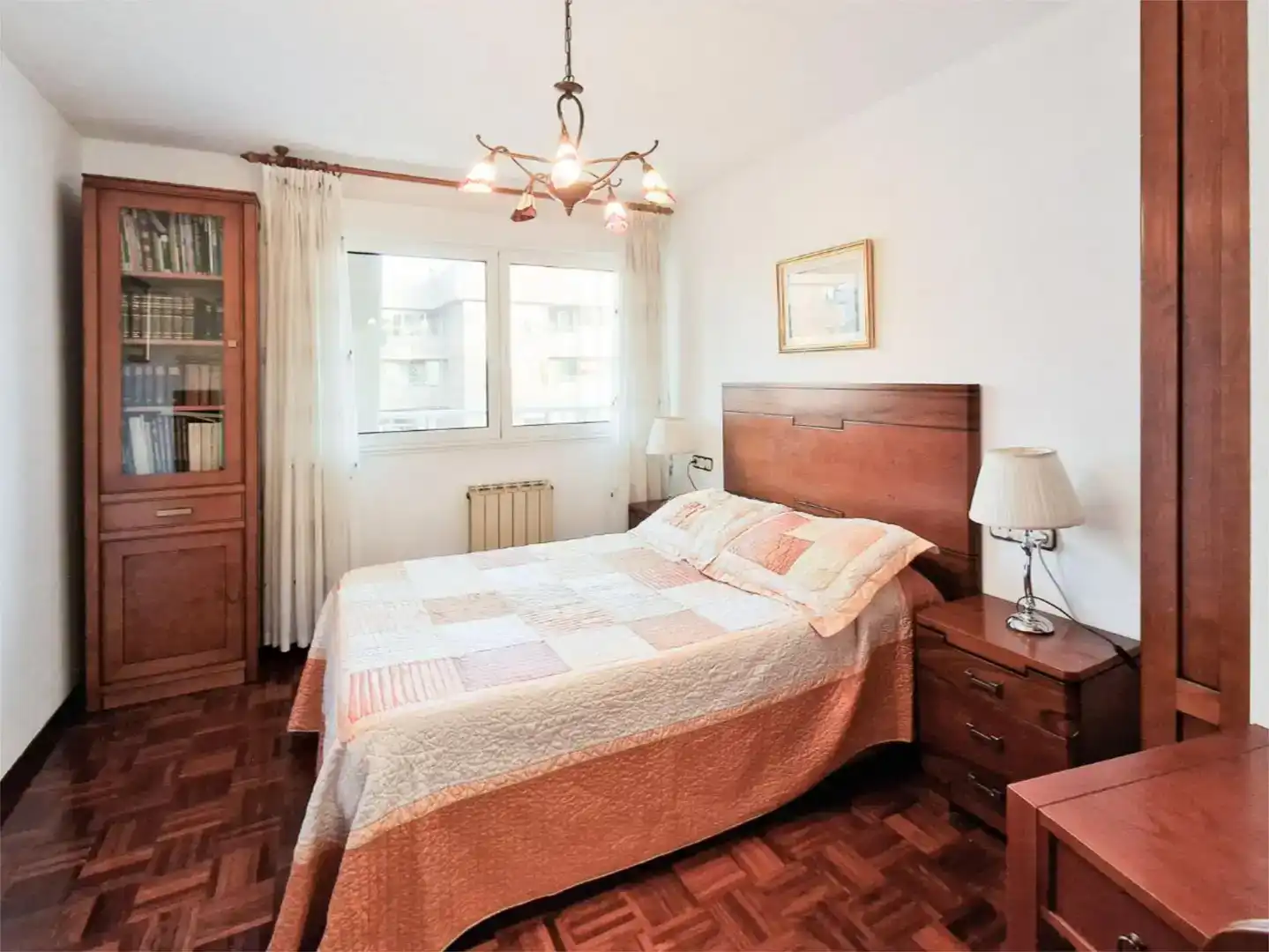 Habitación de Piso de alquiler en Gijón  con Parquet y Amueblado