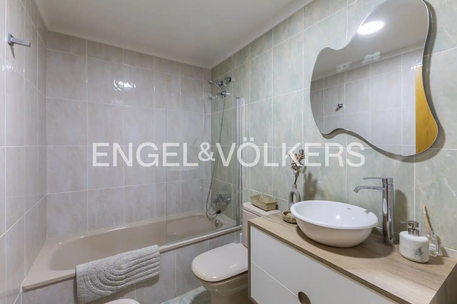 Bathroom of Attic for rent in Sagunto / Sagunt  with Air Conditioner, Heating and Terrace