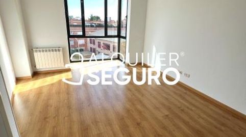 Foto 3 de Piso de alquiler en Doctor Martin Arevalo, Villaverde Alto, Madrid Capital