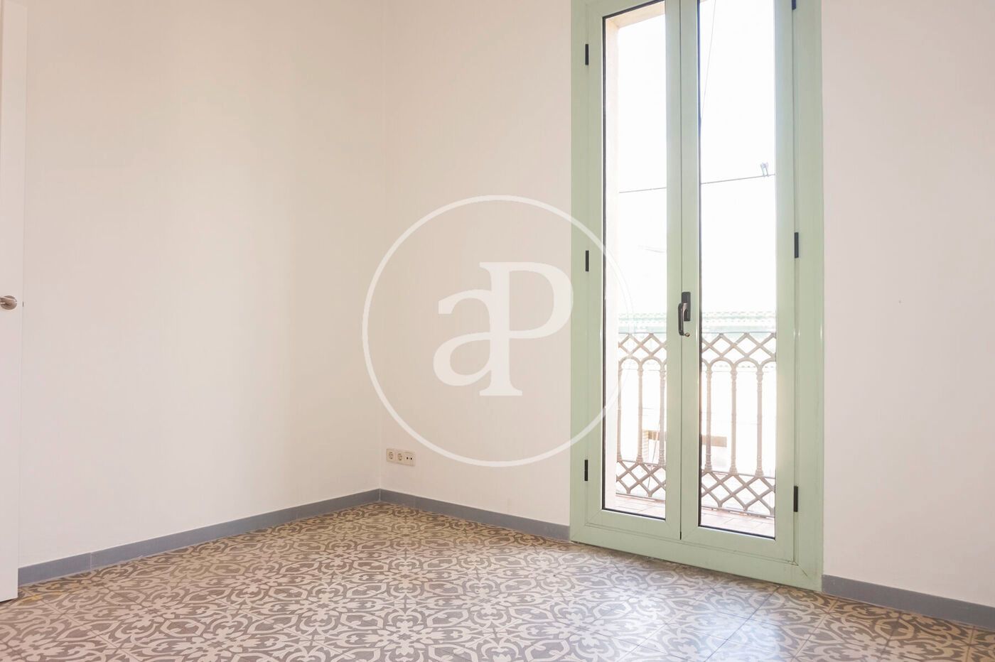 Flat for sale in  Barcelona Capital  with Heating and Balcony