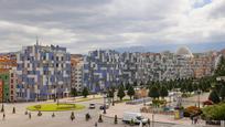 Vista exterior de Pis en venda en Oviedo  amb Calefacció, Parquet i Terrassa