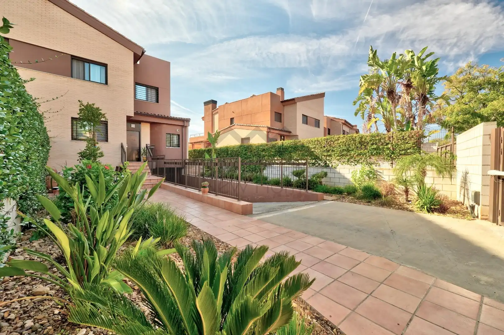 Exterior view of Detached homes for sale in Bétera  with Air Conditioner, Private garden and Parquet flooring