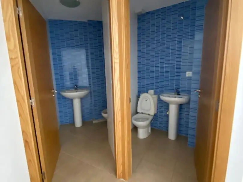Badezimmer von Geschaftsraum zur Miete in Mugardos mit Internet