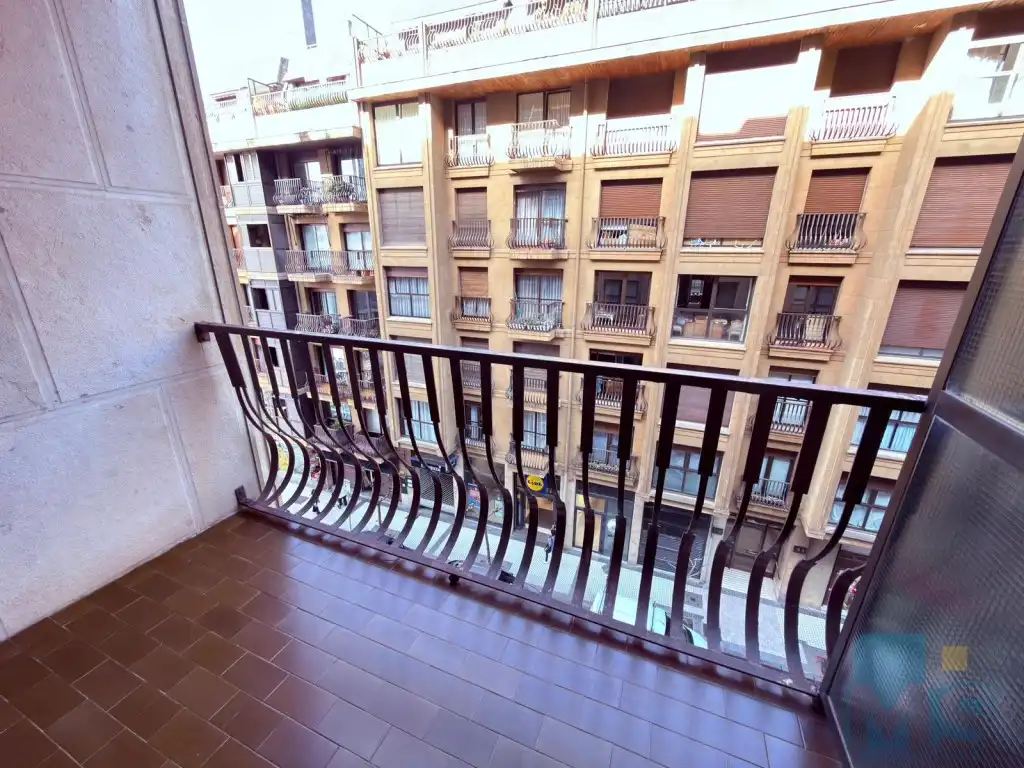 Terrassa de Pis en venda en Donostia - San Sebastián  amb Calefacció, Forn i Balcó