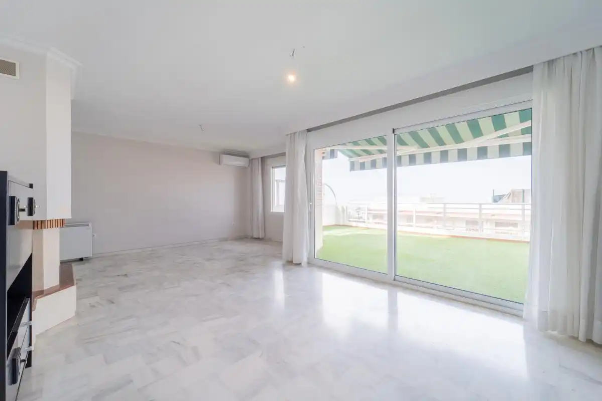Comedor de Dúplex en venta en Rincón de la Victoria con Aire acondicionado, Calefacción y Jardín privado