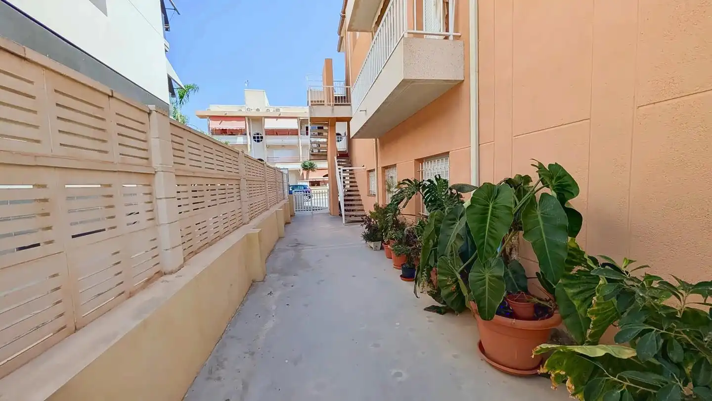 Vista exterior de Pis en venda en Santa Pola ciudad