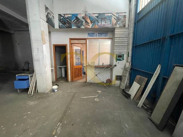 Local comercial en Venta en Calle Favila en Parque del Oeste