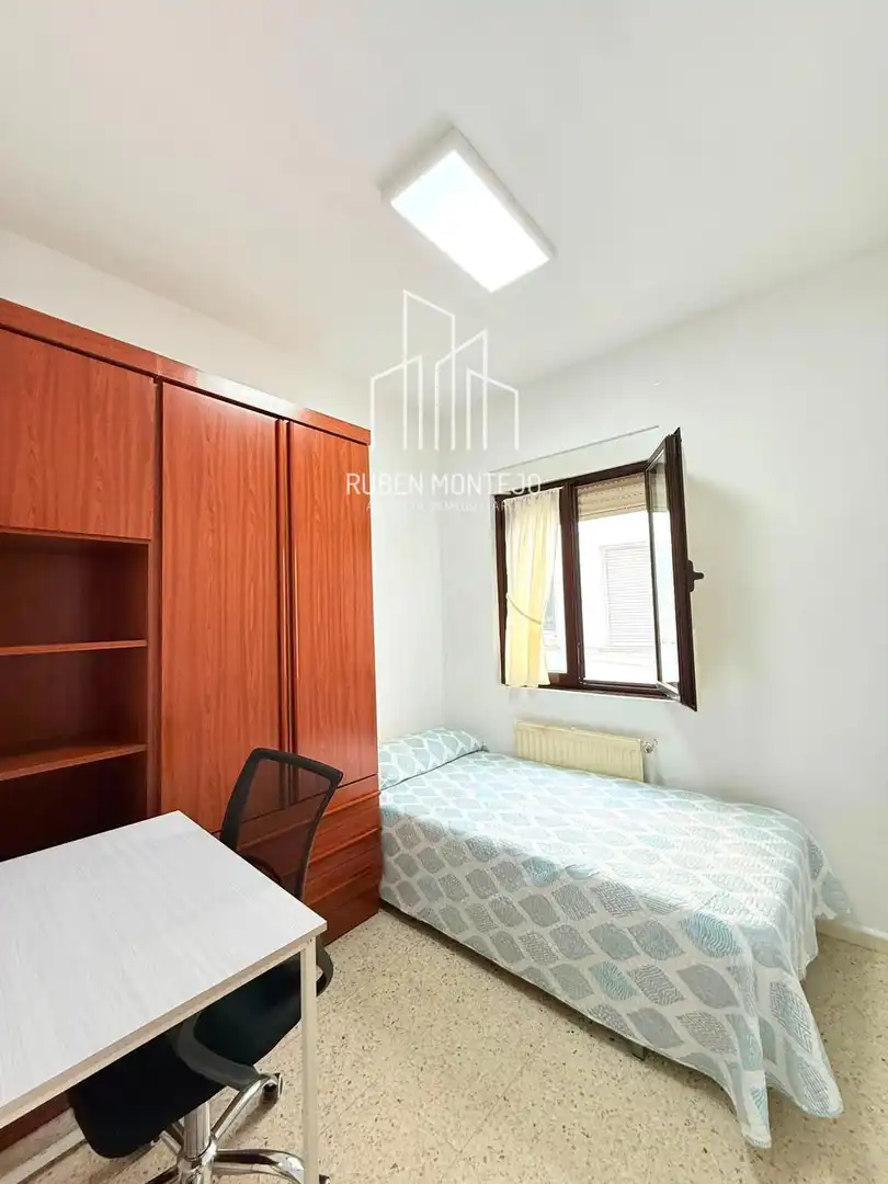 Habitación de Piso de alquiler en Salamanca con Calefacción, Terraza y Amueblado