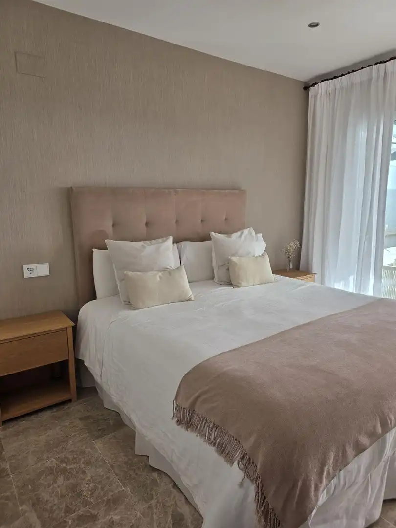 Dormitori de Casa o xalet en venda en Marbella amb Jardí privat, Terrassa i Traster