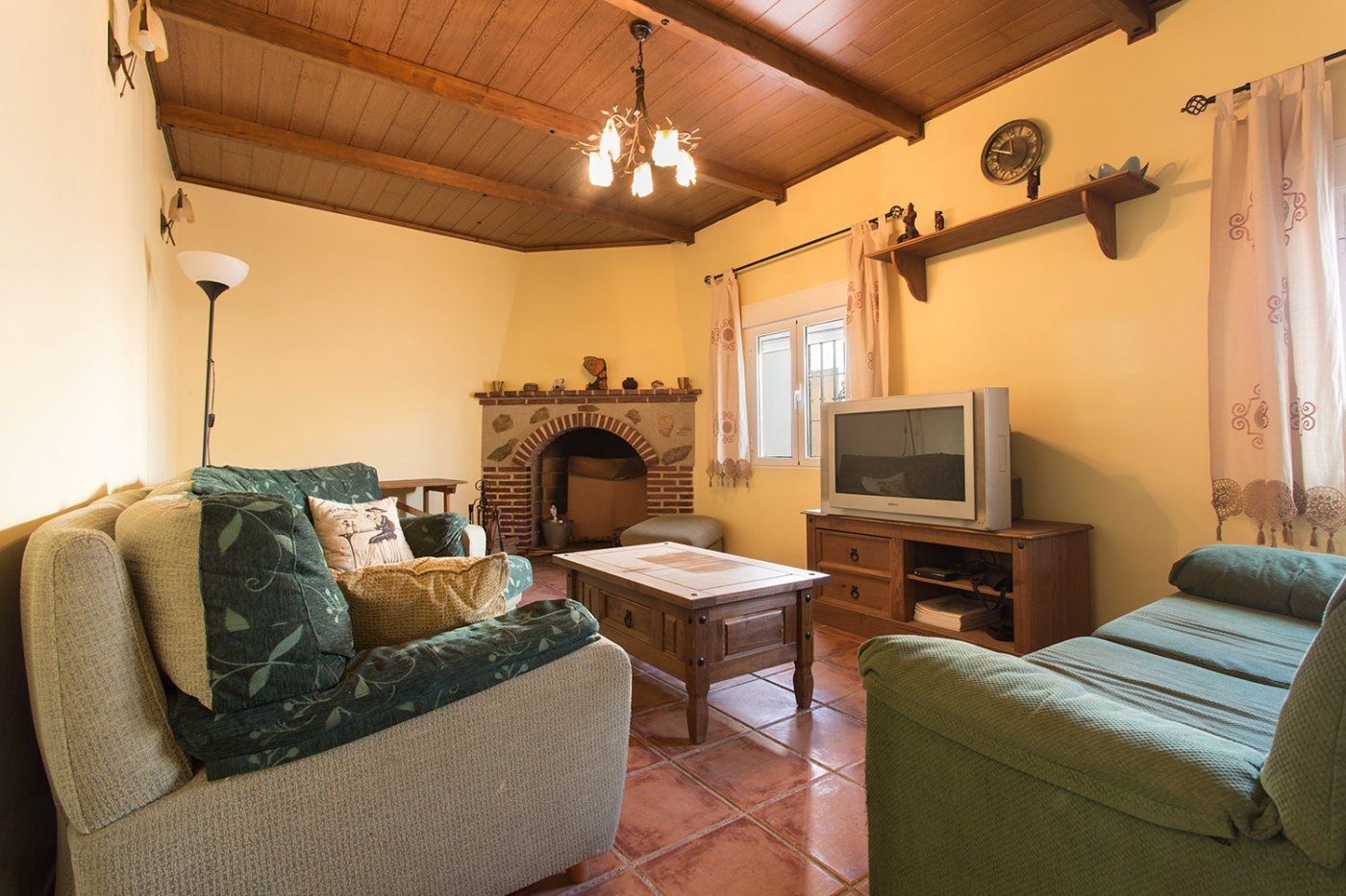 Sala d'estar de Casa o xalet en venda en Alamedilla amb Parquet i Terrassa