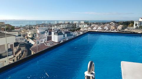 Foto 4 de Pis en venda a Calle Valdepeñas, 12, Arroyo de la Miel, Málaga