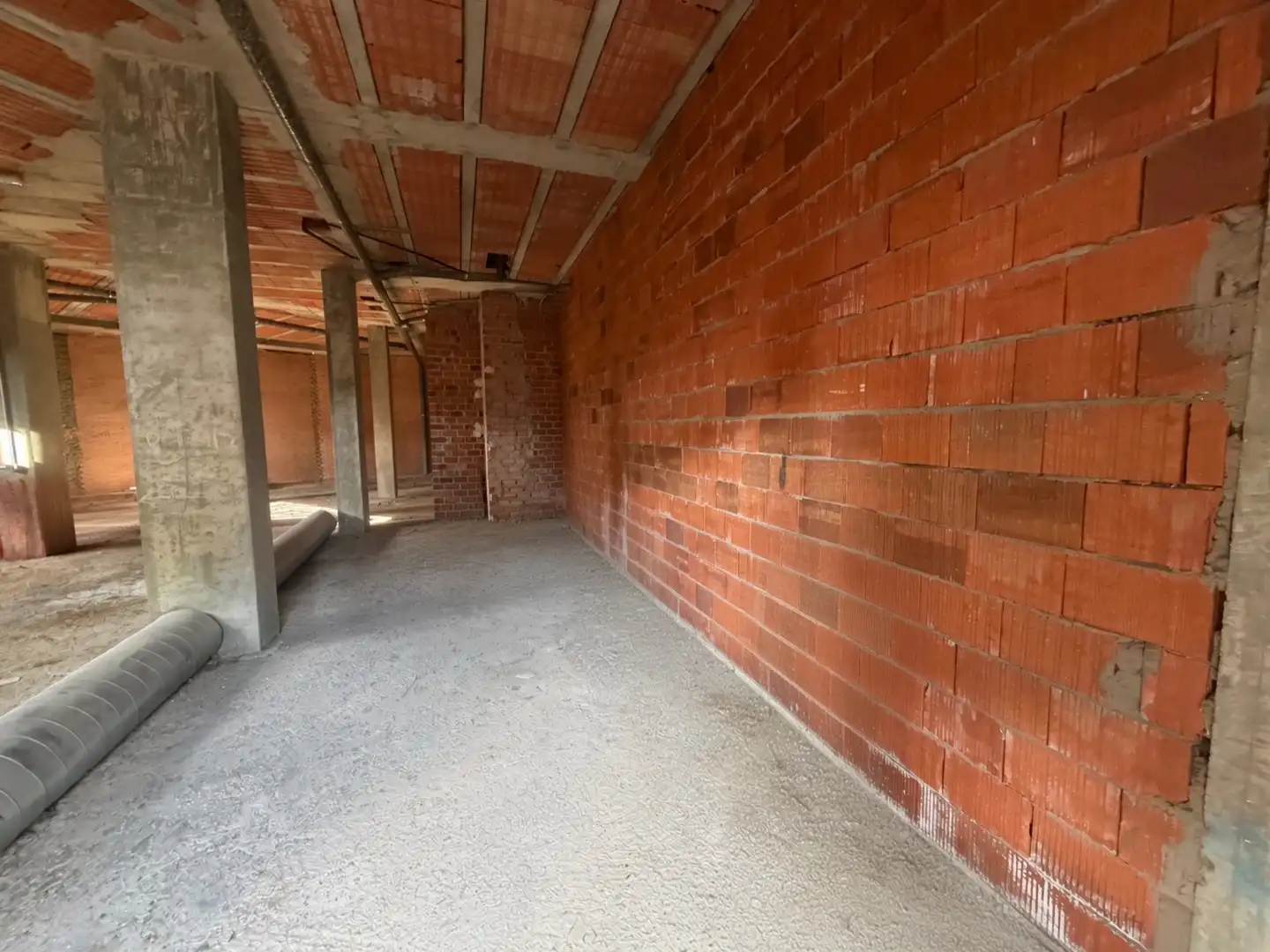 Local de lloguer a Avenida de los Reyes Católicos, Nuevo Hospital