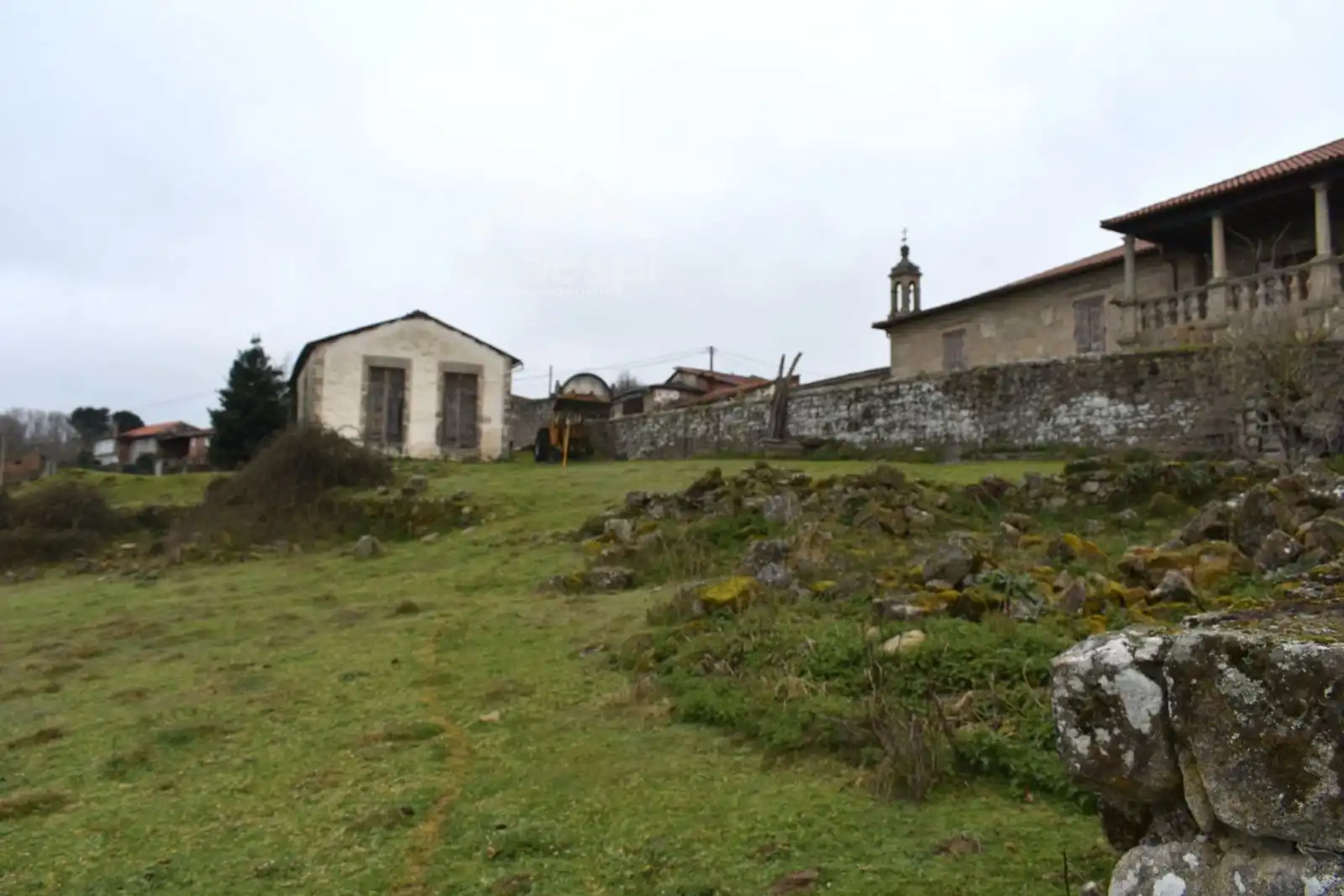 Buildings for sale in Pantón