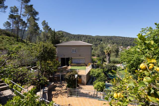 Casa-chalet en Venta en Castellví de Rosanes
