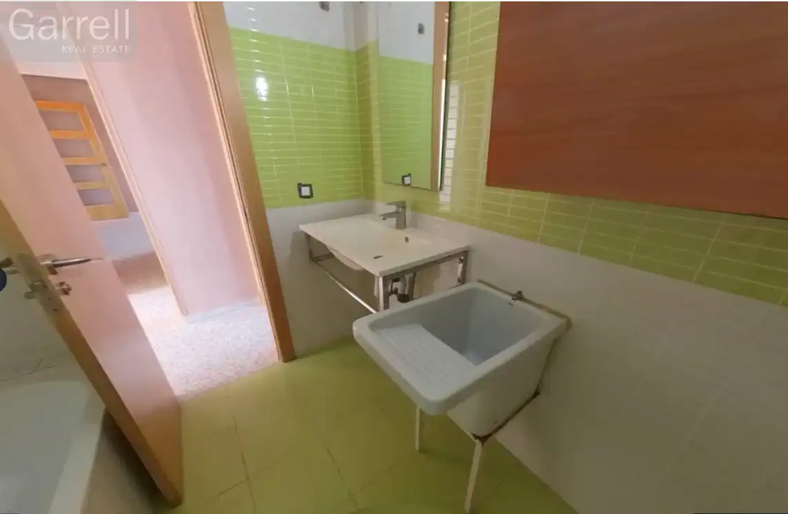 Badezimmer von Wohnung zum Verkauf in Tarragona mit Balkon