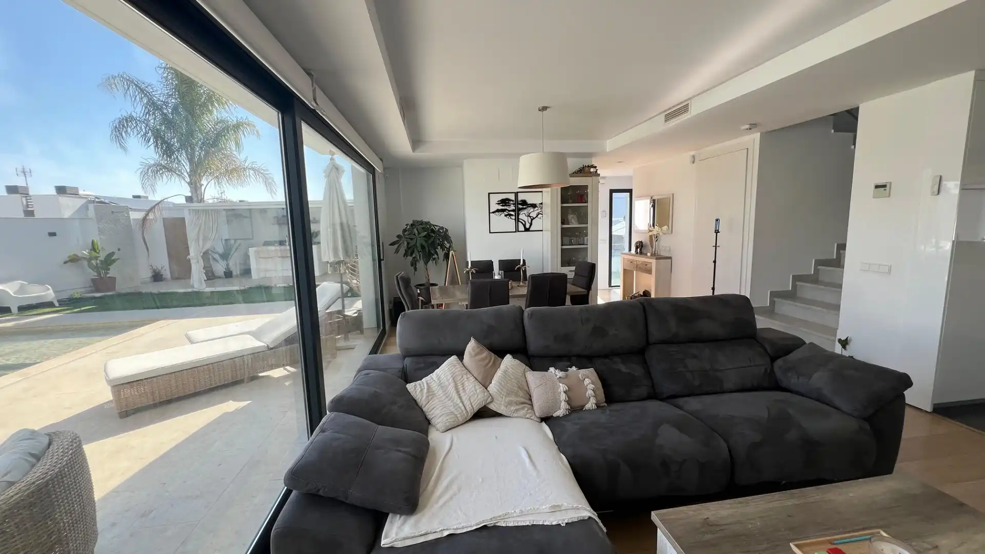 Sala de estar de Casa adosada en venta en Alhaurín de la Torre con Aire acondicionado, Jardín privado y Terraza