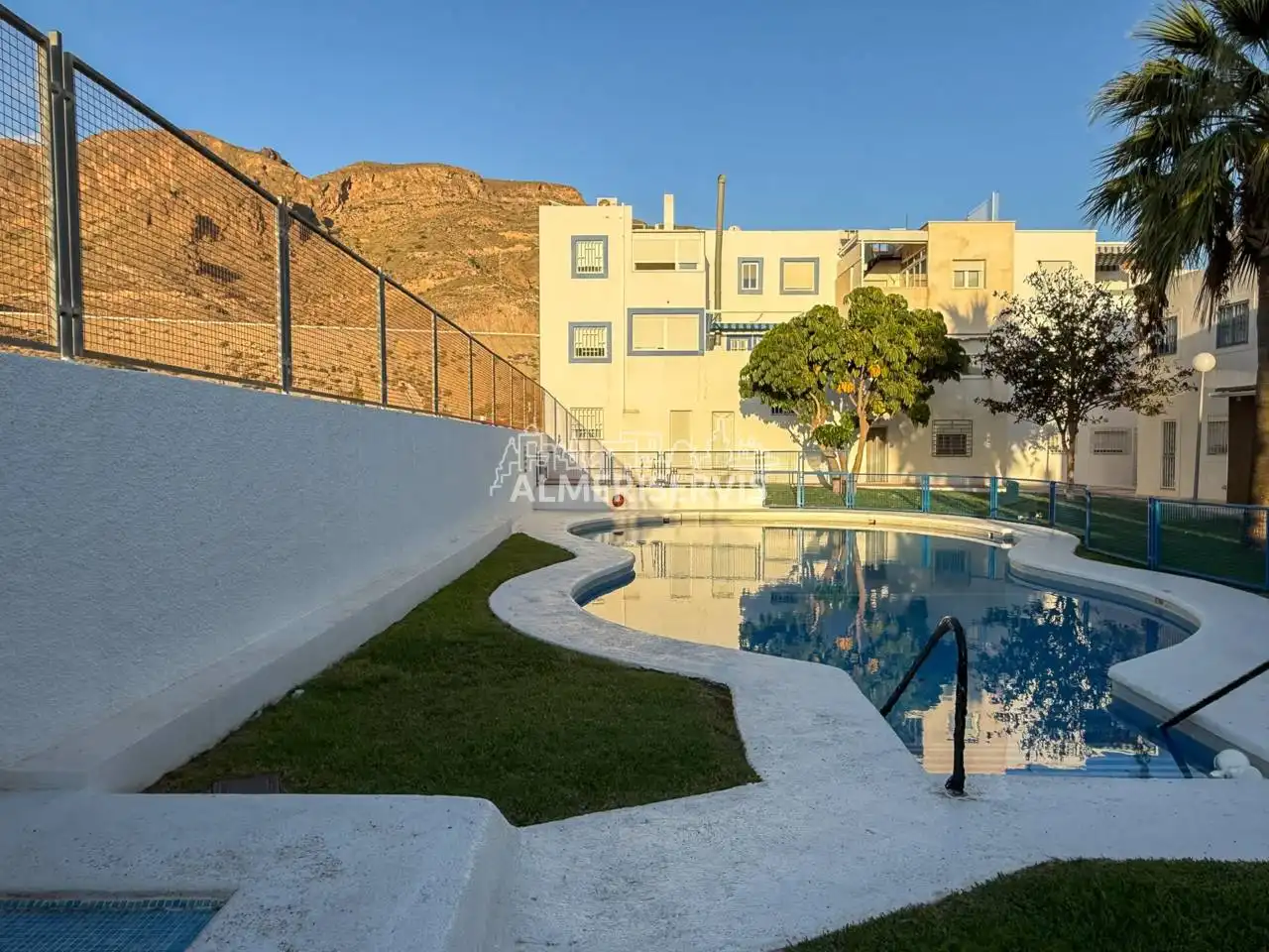 Piscina de Dúplex en venta en Aguadulce