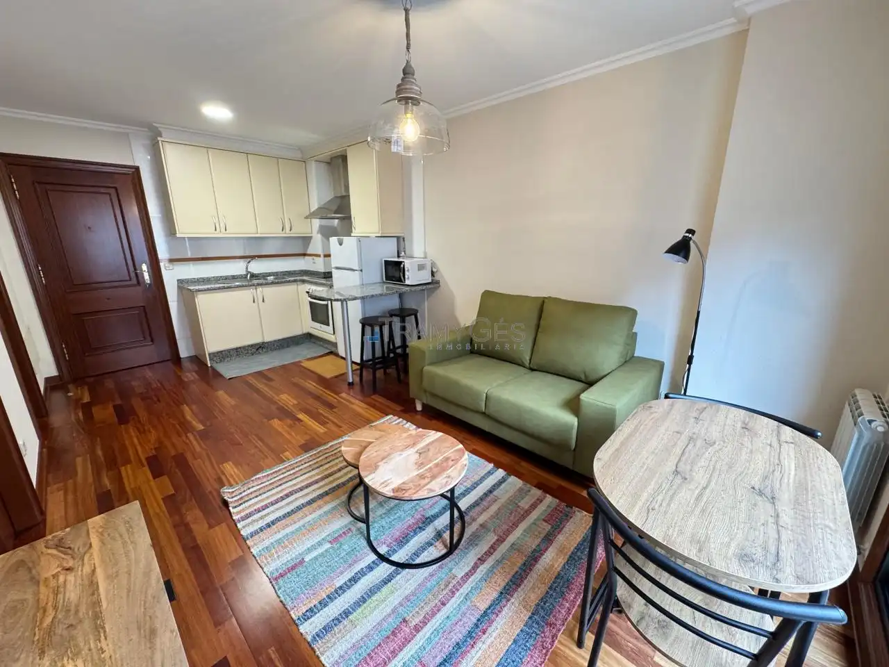 Living room of Apartments for rent in Vigo   with Heating, Parquet flooring and Furnished