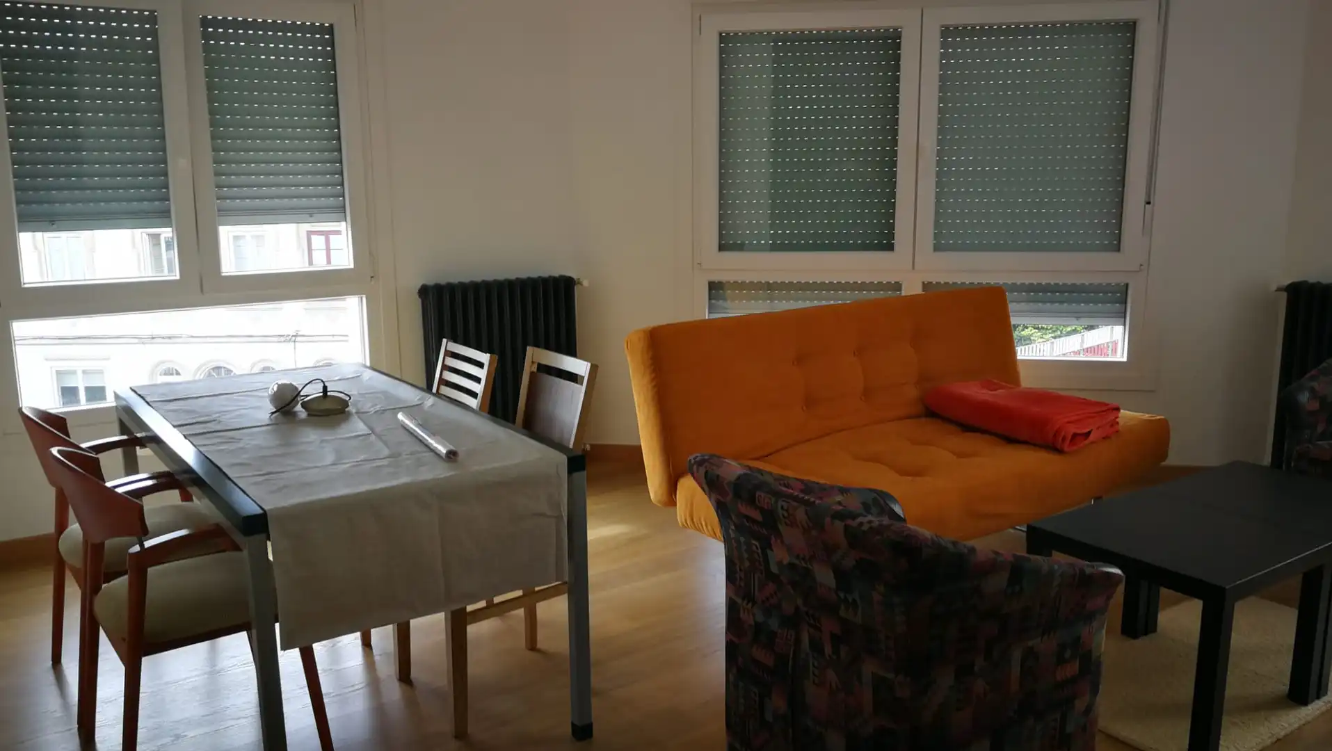 Sala d'estar de Pis de lloguer en Santiago de Compostela  amb Calefacció, Moblat i Forn