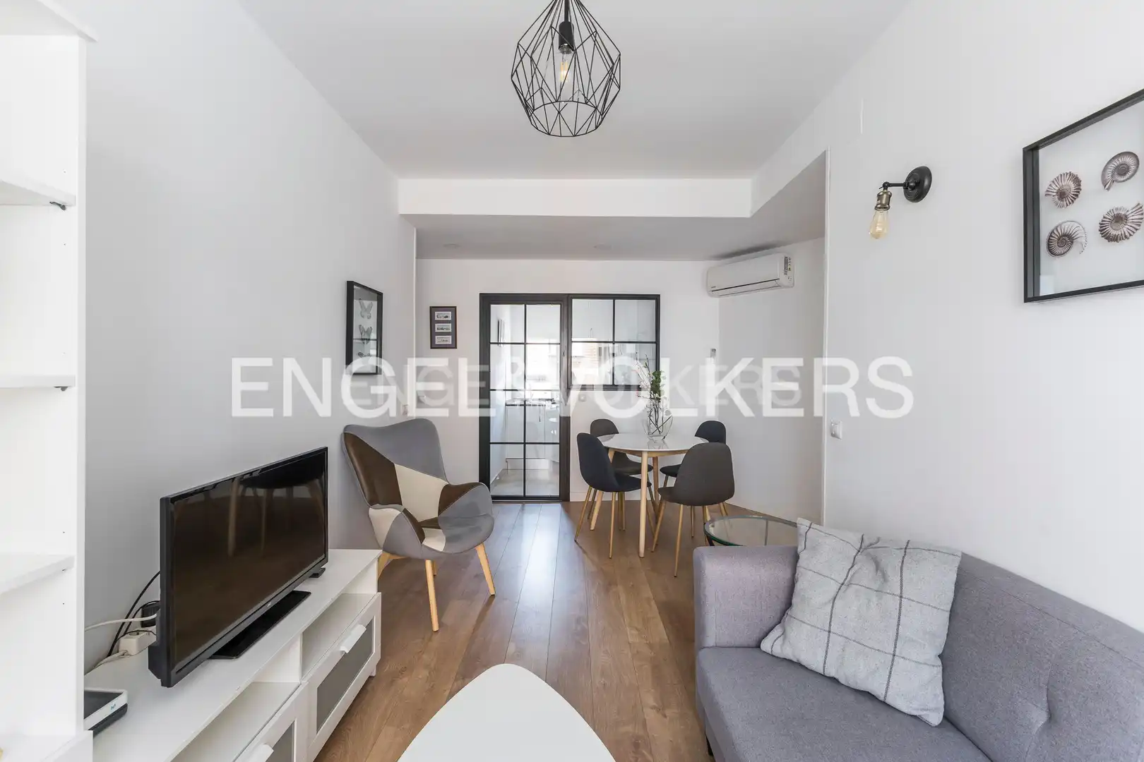 Balcony of Flat for rent in Madrid  with Air Conditioner, Heating and Furnished