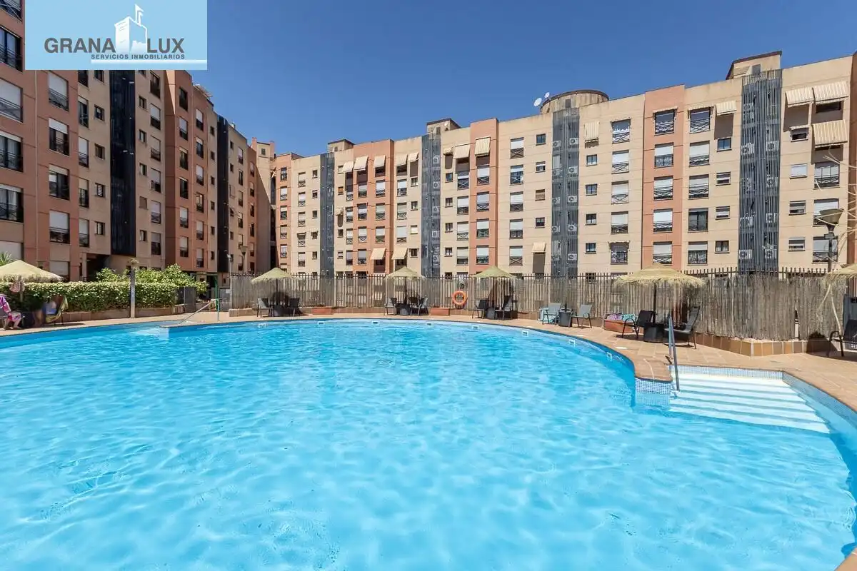 Swimming pool of Flat for sale in Granada  with Air Conditioner, Heating and Terrace