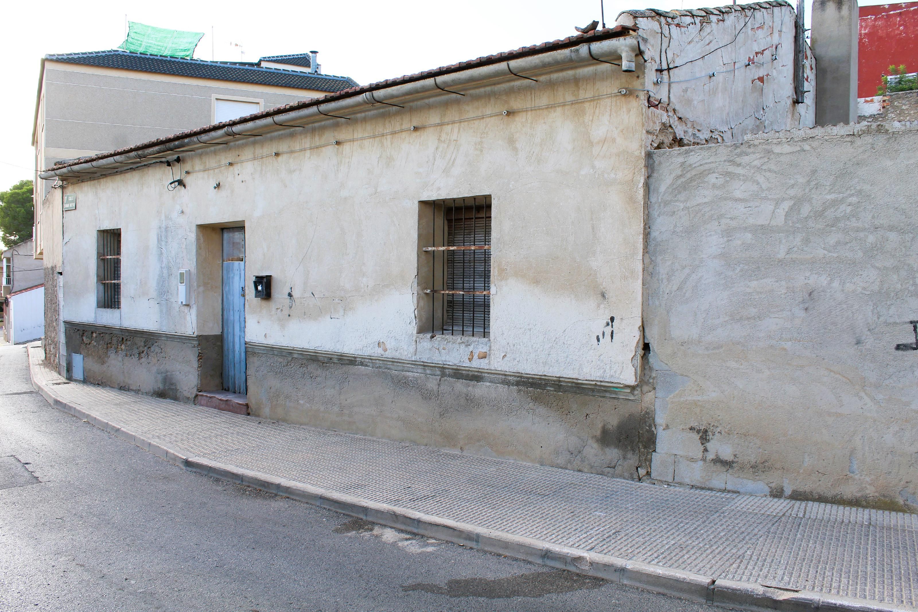 Vista exterior de Casa adosada en venda en Bigastro amb Jardí privat