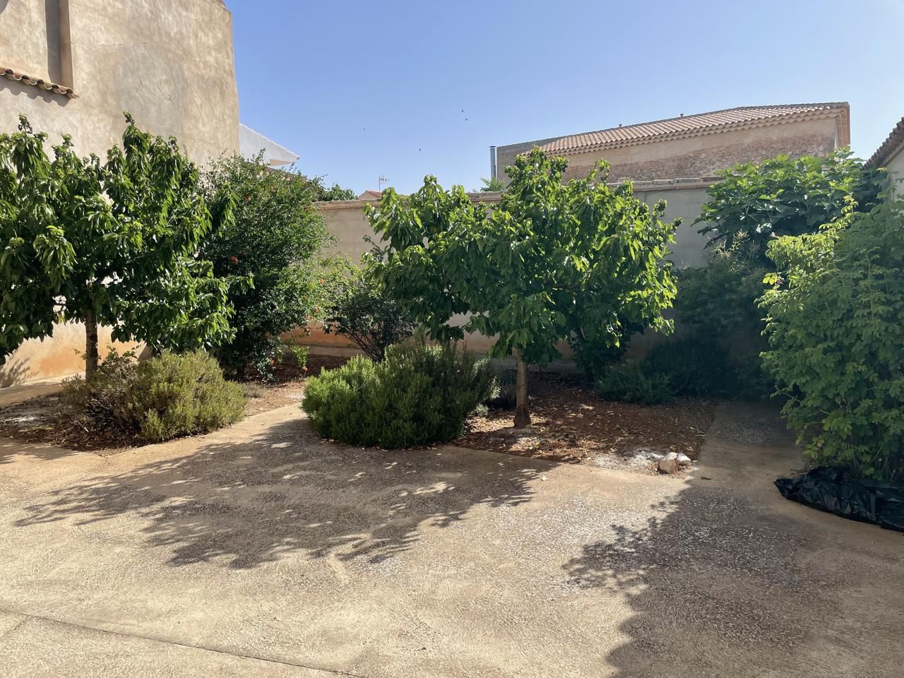 Jardí de Casa adosada en venda en El Ballestero amb Calefacció