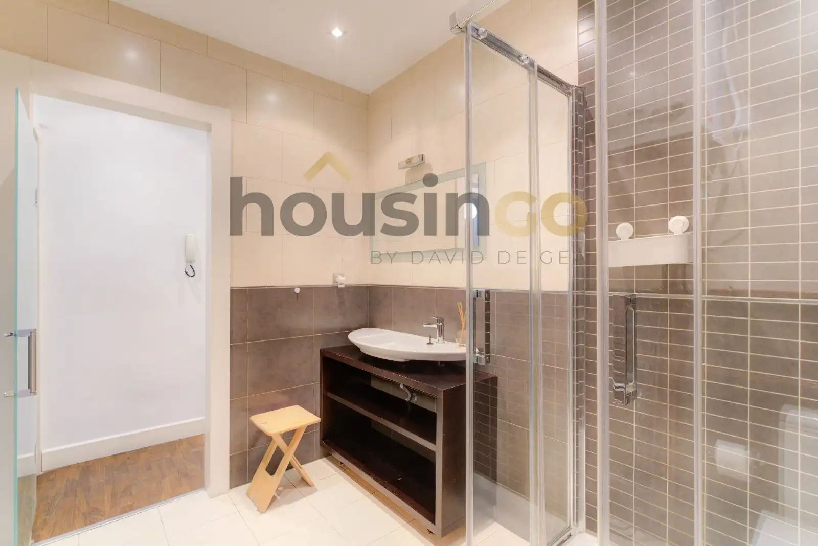 Bathroom of Flat for rent in Madrid  with Air Conditioner, Heating and Furnished