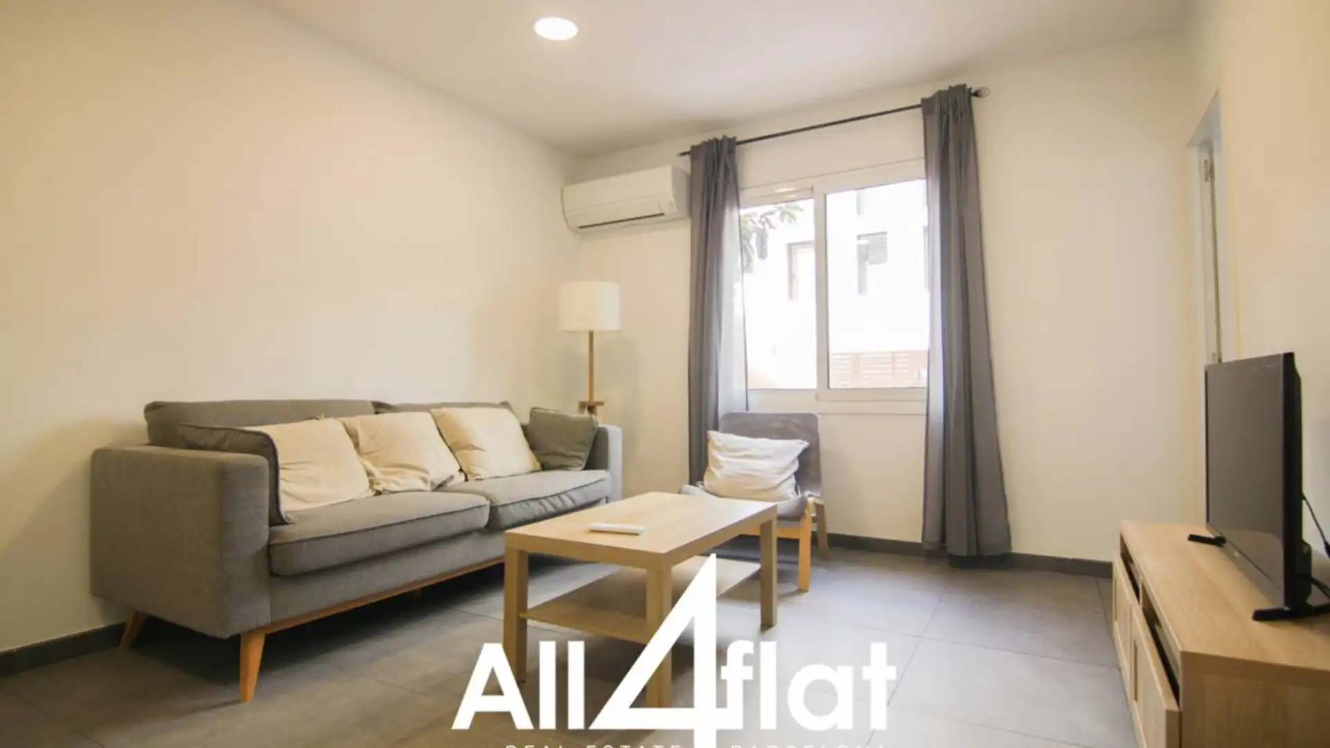 Living room of Flat for rent in  Barcelona Capital  with Air Conditioner, Heating and Furnished
