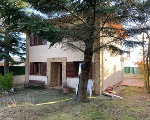 Exterior view of House or chalet for sale in Marañón