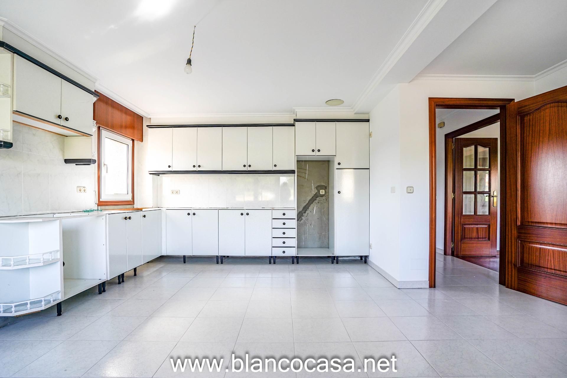 Kitchen of House or chalet for sale in Carballo  with Heating, Private garden and Storage room