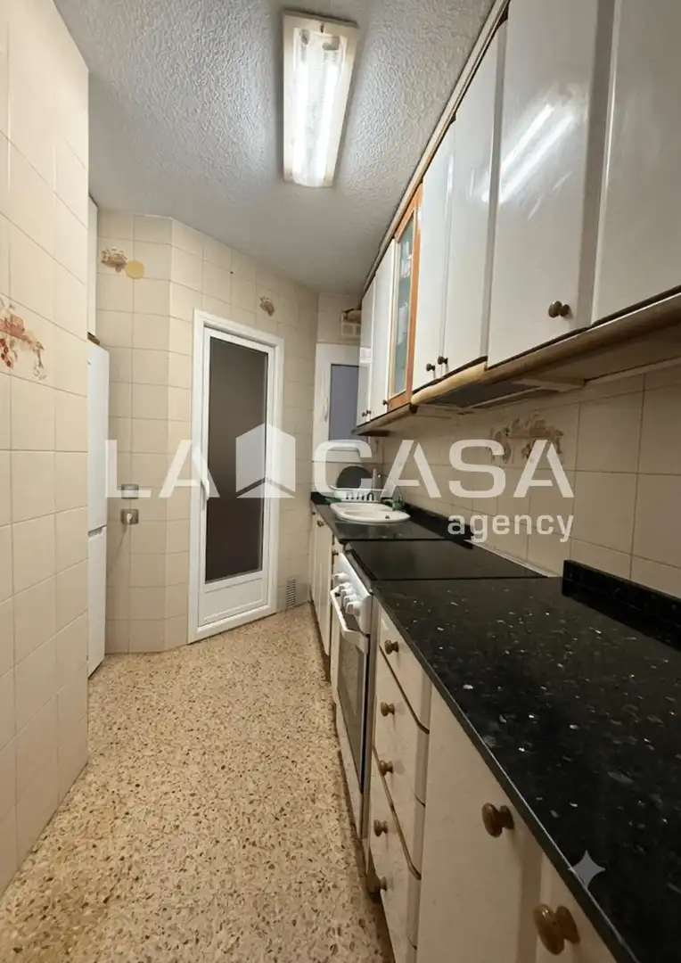 Cocina de Piso en venta en Badalona con Calefacción