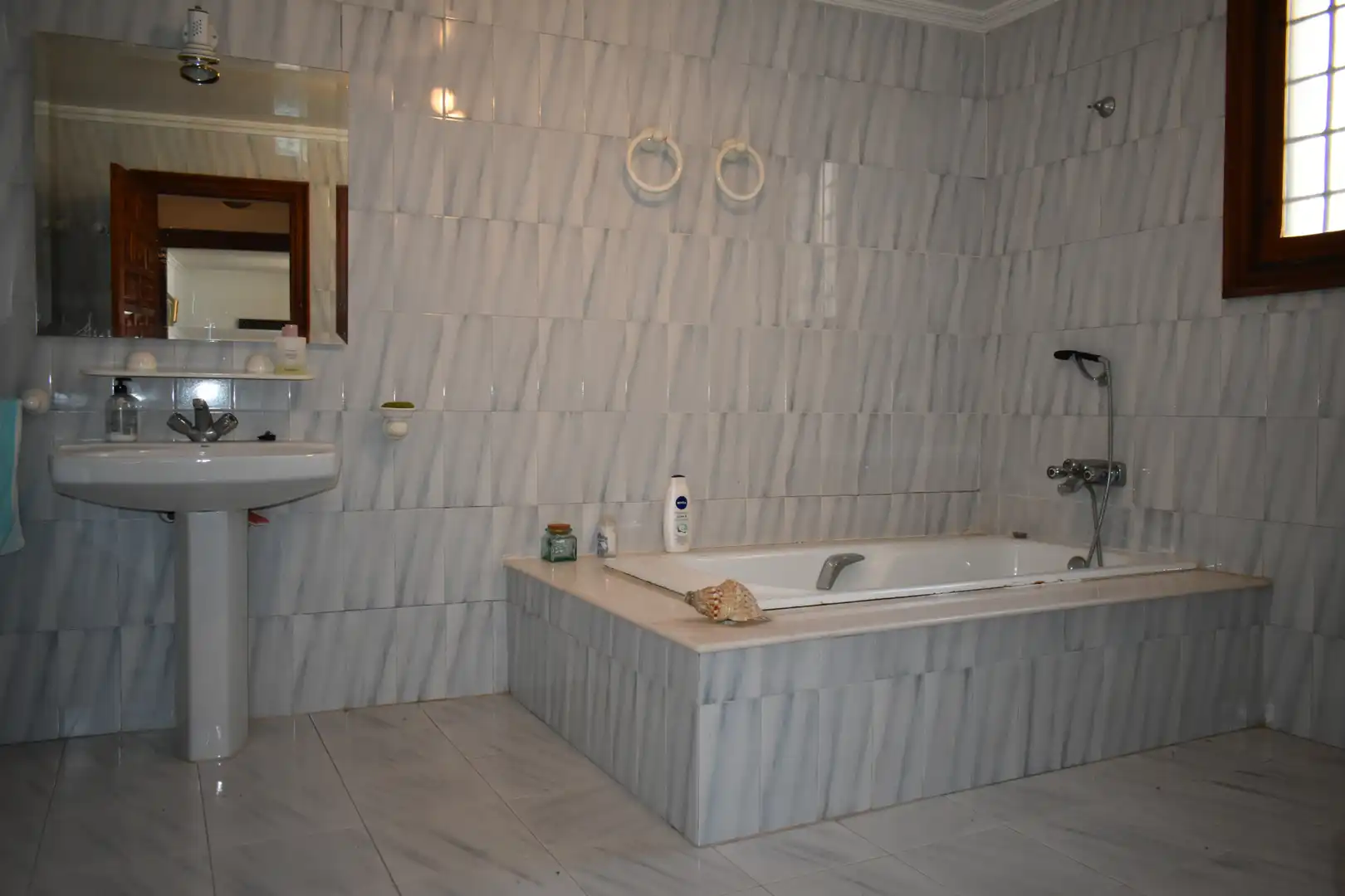 Baño de Casa o chalet en venta en Elche / Elx con Jardín privado y Amueblado