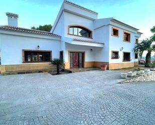 Vista exterior de Casa o xalet en venda en Gandia amb Aire condicionat, Terrassa i Piscina