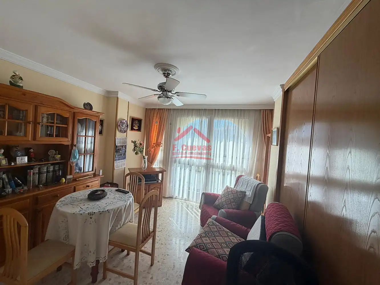 Sala d'estar de Apartament en venda en Vélez-Málaga amb Jardí privat, Terrassa i Traster