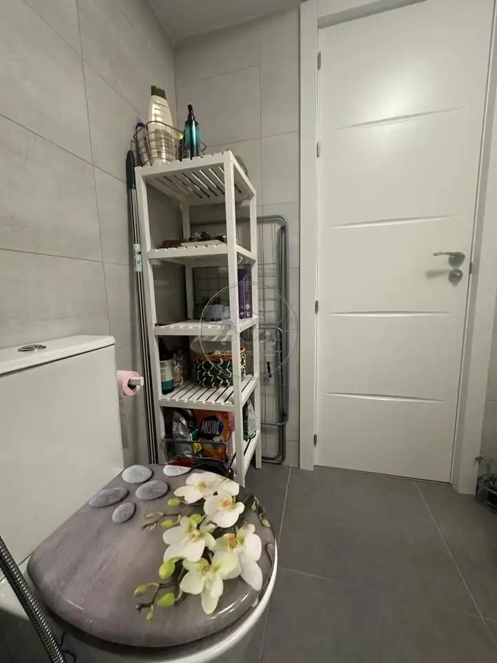Badezimmer von Wohnung zur Miete in Madrid mit Klimaanlage, Heizung und Terrasse